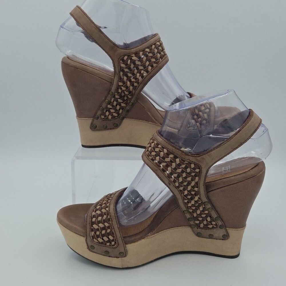 UGG ASSIA CHOCOLATE LEATHER STRAPPY WEDGE HEELS, WOMEN US 7.5/ EUR 38.5 - Picture 2 of 11